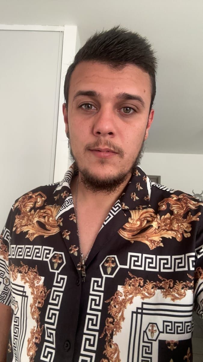 Profil de Adi